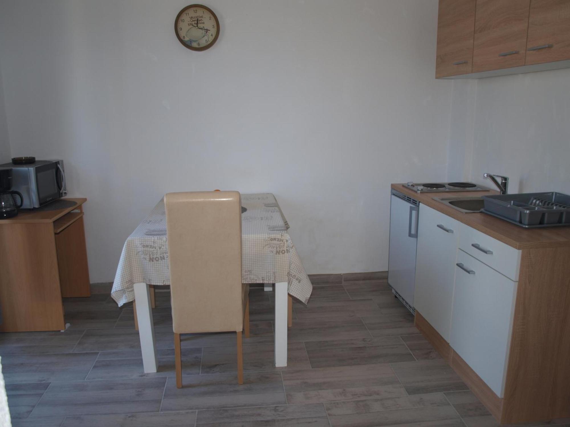 Rooms With A Parking Space Krk - 13553 Vrh  Zewnętrze zdjęcie